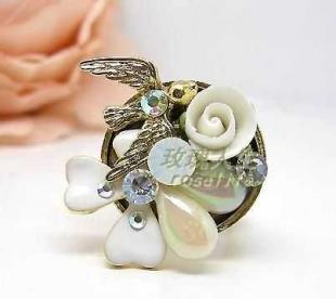 0法國(guó)JULIE正品戒指白薔薇幸運(yùn)草_禮品、工藝品、飾品_世界工廠網(wǎng)中國(guó)產(chǎn)品信息庫(kù)